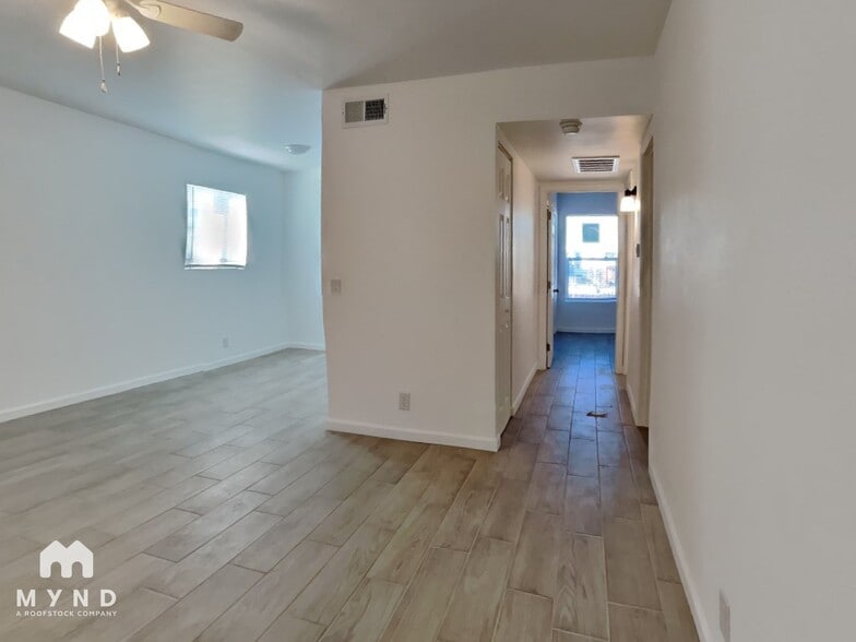 Building Photo - 6657 W Ocotillo Rd