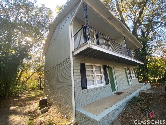 Primary Photo - 320 Vine St