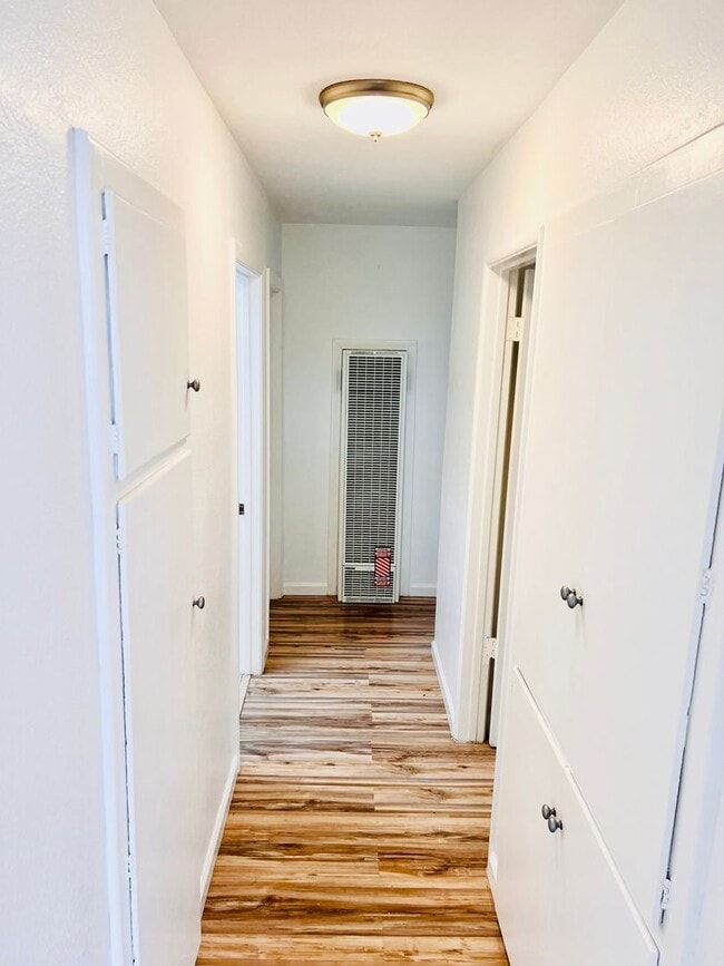 Building Photo - Mid Century Bungalow in prime Clairemont location!