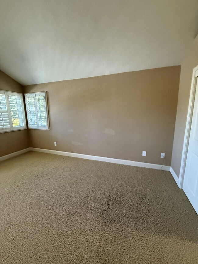 Building Photo - Beautiful 4 Bedroom, 3 Bathroom Pleasanton Home with 3-Car Garage & Large Backyard