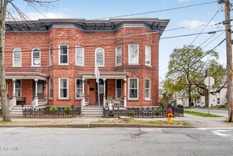 Building Photo - 194 Grand Ave