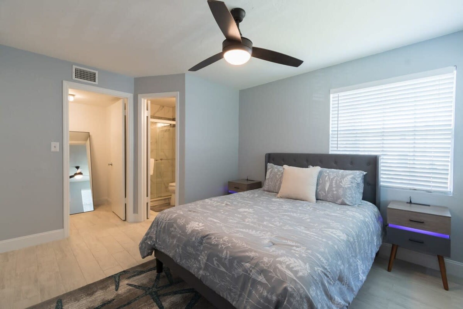 Building Photo - 650 Island Club Dr