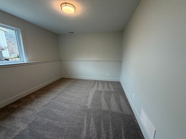 Building Photo - Newly built 3 bedroom spacious home!