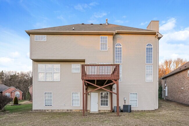 Building Photo - 5555 Craftwood Dr