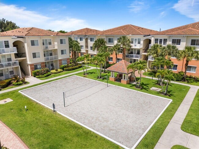 Building Photo - 9901 Baywinds Blvd