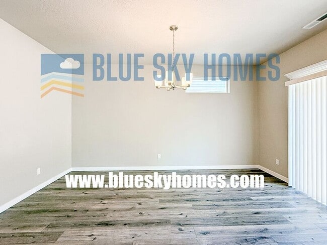 Building Photo - 4112 E Blueberry St