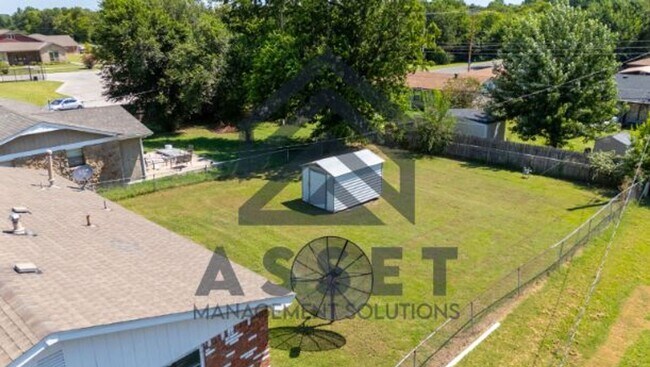 Building Photo - 4 Bedroom Available for Lease & Rent to Own!