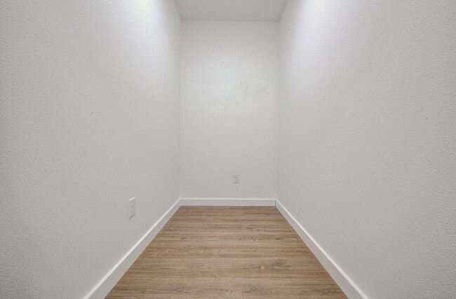 Building Photo - 5407 Manor Rd