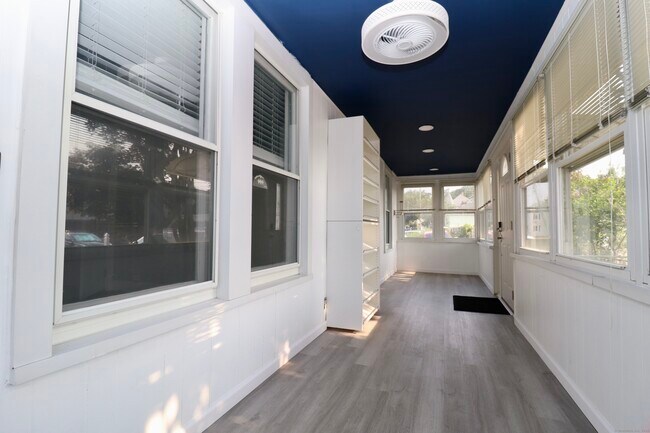 Building Photo - 32 Denison Ave