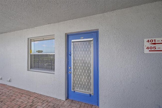 Building Photo - 14773 Cumberland Dr