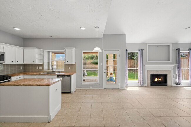 Building Photo - 12815 Laleu Ln