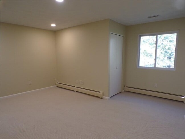 Building Photo - 144 Edaville Ct