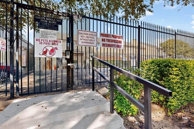 Building Photo - 2500 E Park Blvd