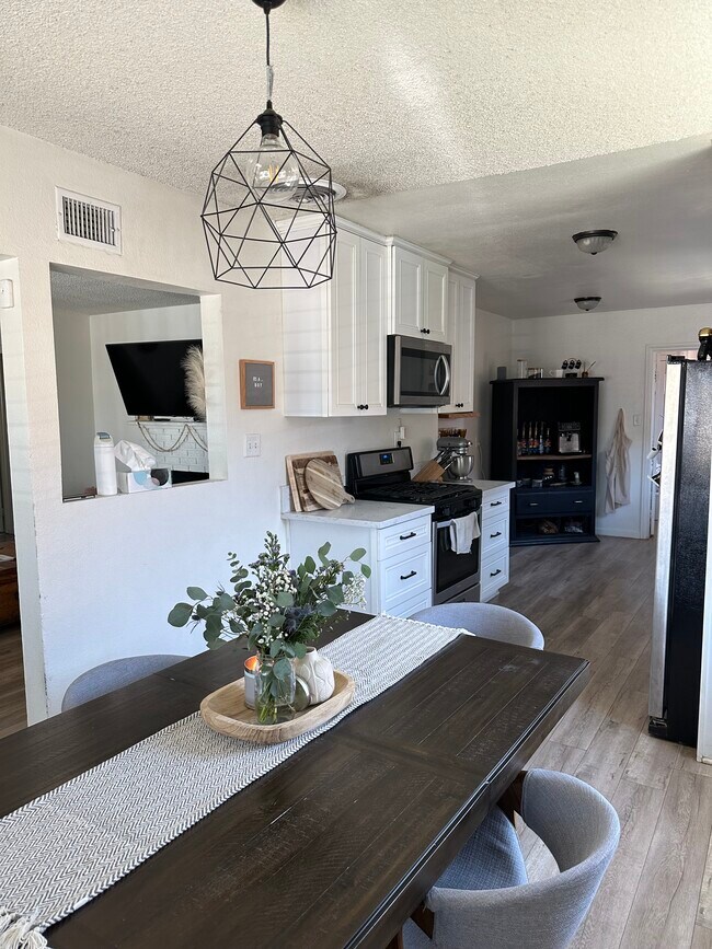 Building Photo - 416 Lightcap St