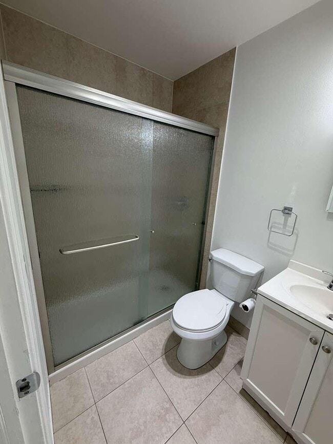 Building Photo - 9851 Sandalfoot Blvd