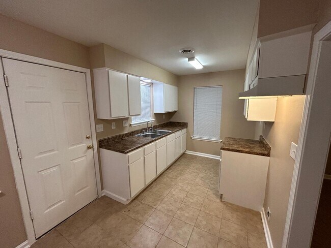 Building Photo - 3741 Rainford Dr