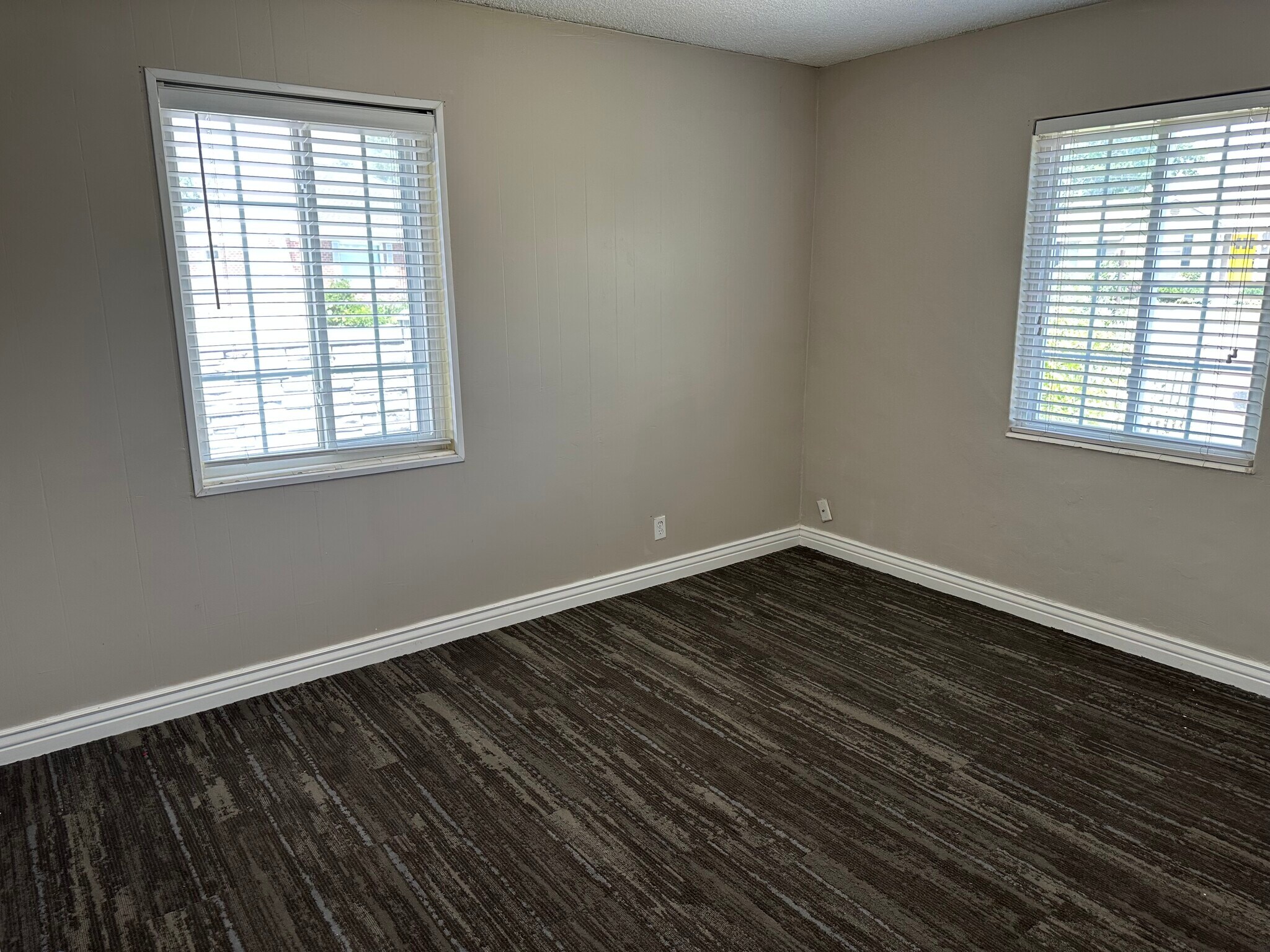 Building Photo - 3396 S Lorraine Cir