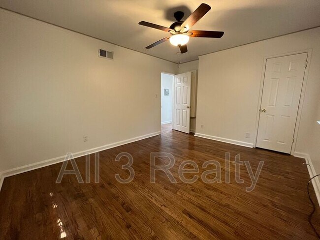 Building Photo - 1308 Federal Dr