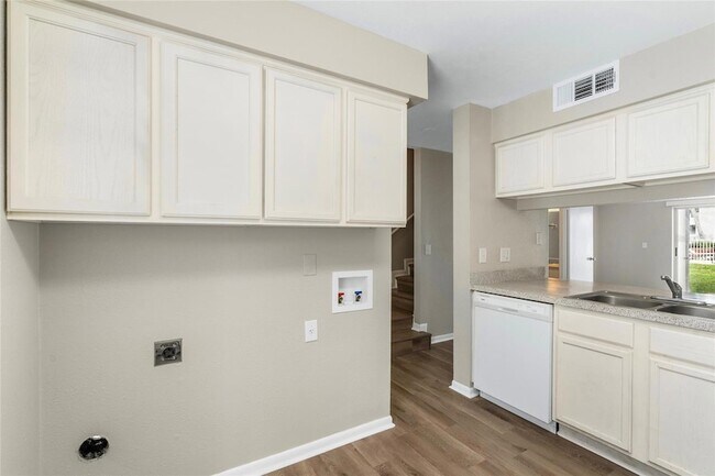 Building Photo - 5172 Sunridge Palms Dr