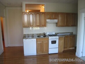 Building Photo - 171 Hemenway St