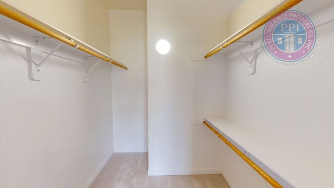 Building Photo - Prime Location, Directly Across From Nike Headquarters! Beautiful Townhouse, Two En-Suites, Centr...