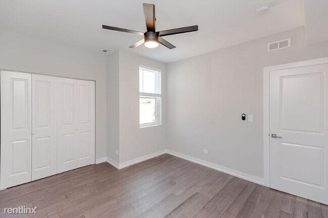 Building Photo - 2 br, 2 bath Townhome - 2907 Ellwood Ave