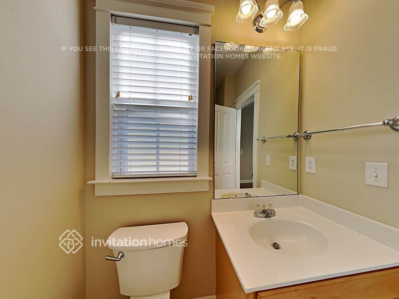 Building Photo - 158 Water Oak Dr