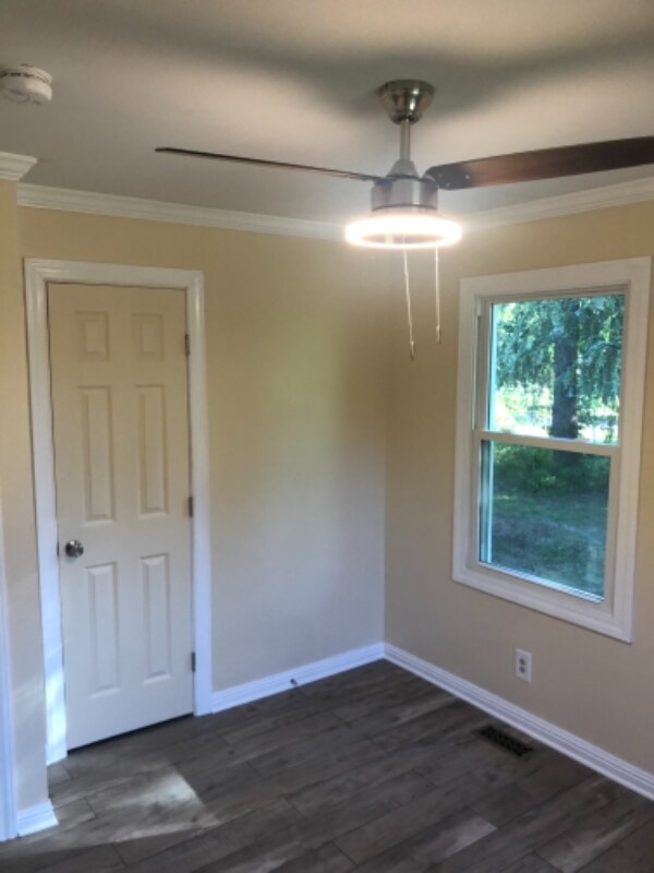 Building Photo - 406 Forest Cir