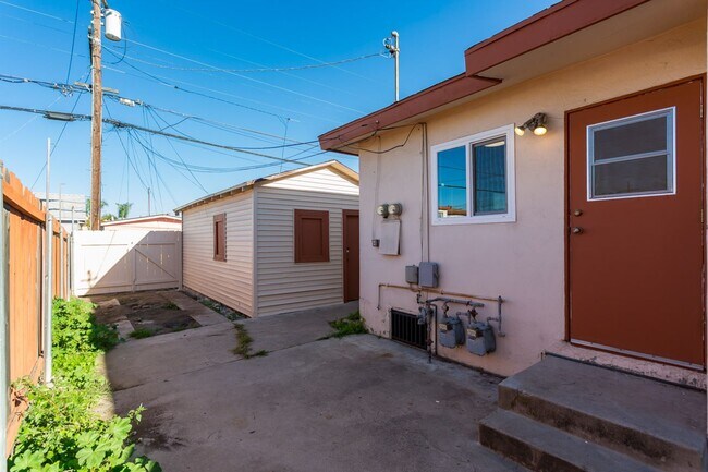 Building Photo - Cherokee