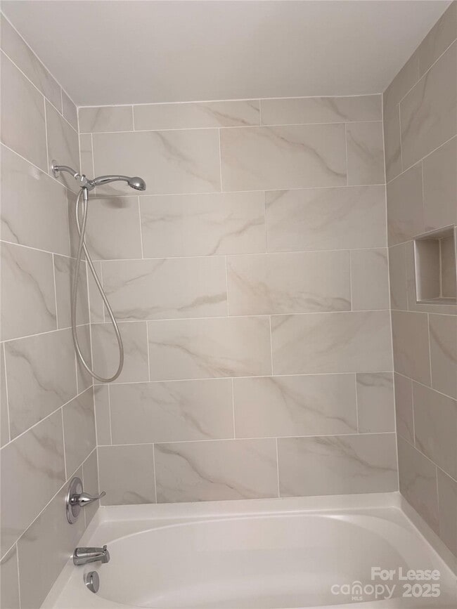 Building Photo - 1010 Eagles Nest Ln