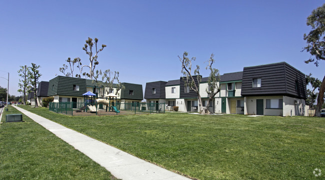 Primary Photo - Townhouse Village