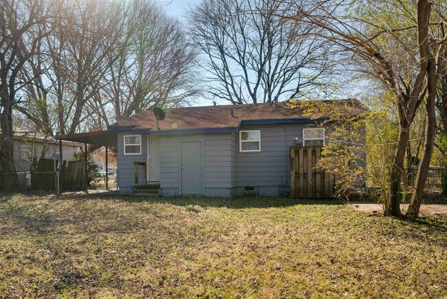 Building Photo - 6508 Pecan Ave