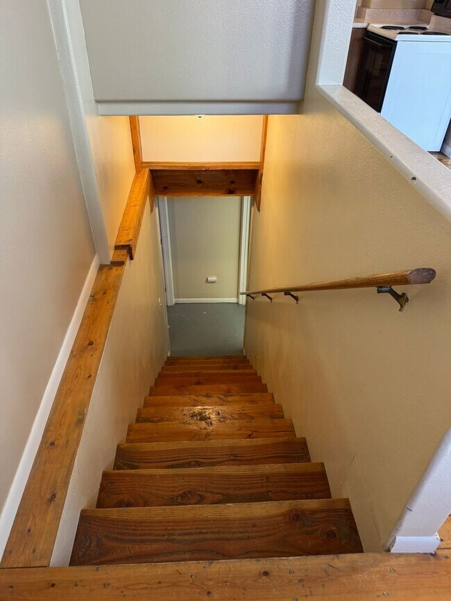 Building Photo - Cute Bungalow - 2Bed 1Bath - Duplex in Downtown Grand Junction!!!