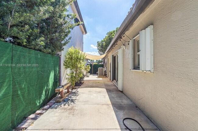 Building Photo - 12101 SW 135th Terrace