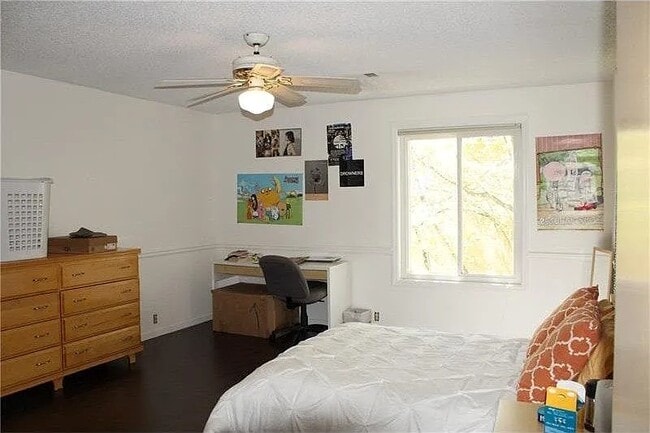 Building Photo - 1600 Old Hunters Trce