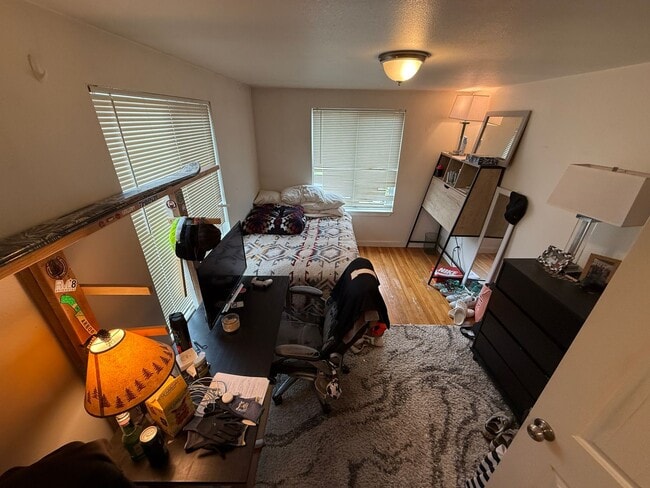 Building Photo - Coolest 6 Bed House in Corvallis