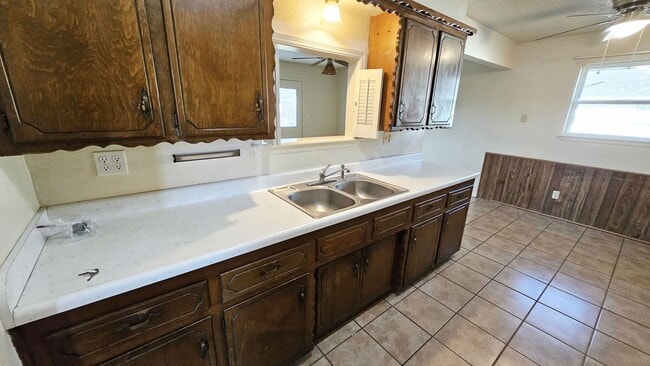 Building Photo - Charming 3-Bedroom Home in the Moore School District