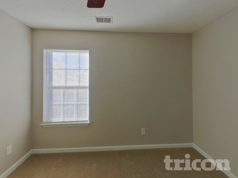 Building Photo - 428 Robins Egg Dr