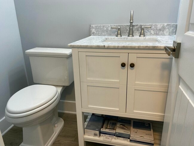 Building Photo - 342 Mansfield Dr