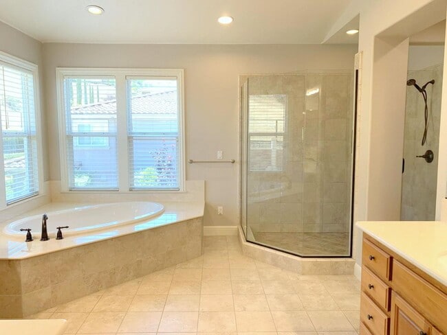 Building Photo - Luxurious & Sought After Home In The Bucolic Hills Of Gated Norris Canyon Estates !