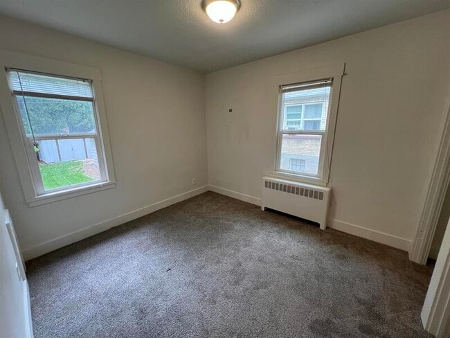 Building Photo - 616 N 300 E