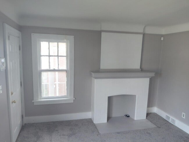 Building Photo - 13925 Cherrylawn St