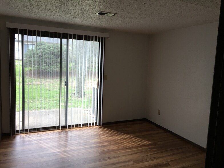 Bedroom - 807 Village Dr