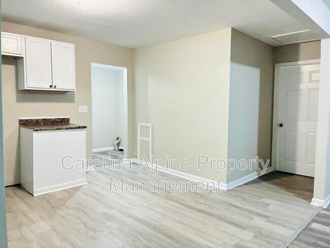 Building Photo - 1100 Spann St
