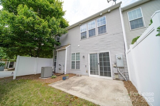 Building Photo - 9821 Carson Whitley Ave