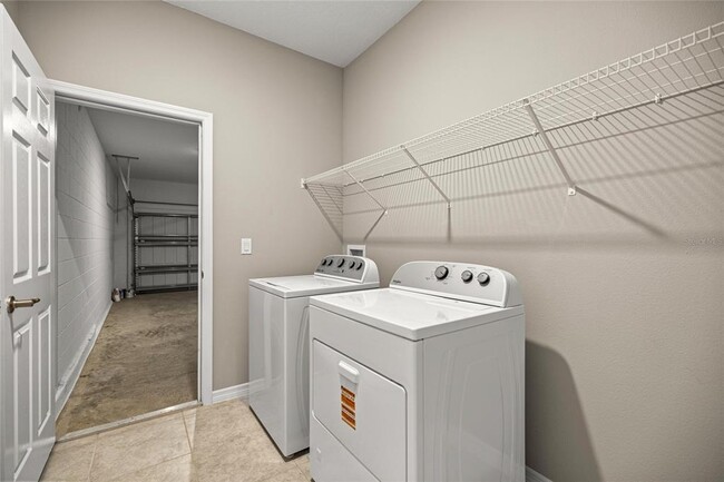 Building Photo - 5828 SW 76th Ct