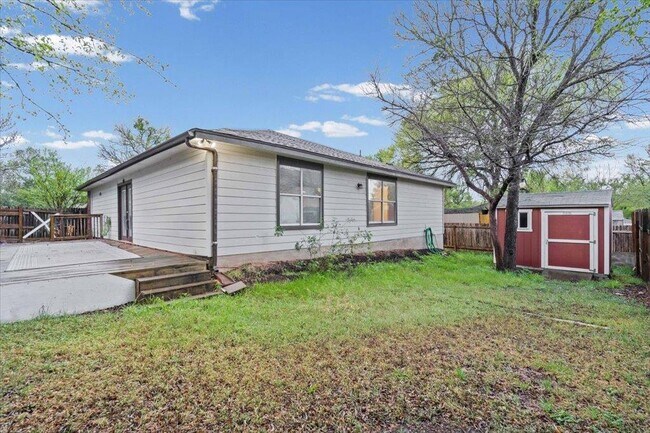 Building Photo - 158 Oak River Dr