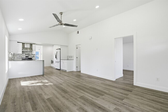 Building Photo - 4929 Creekmont Dr