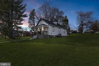 Building Photo - 4411 Fairview Ave
