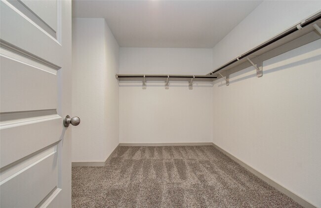 Building Photo - 10602 Great Basin Dr